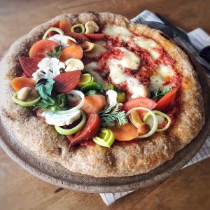 Pizza integrale alle verdure senza lievito