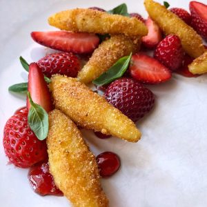 Gnocchi dolci con fragole e basilico